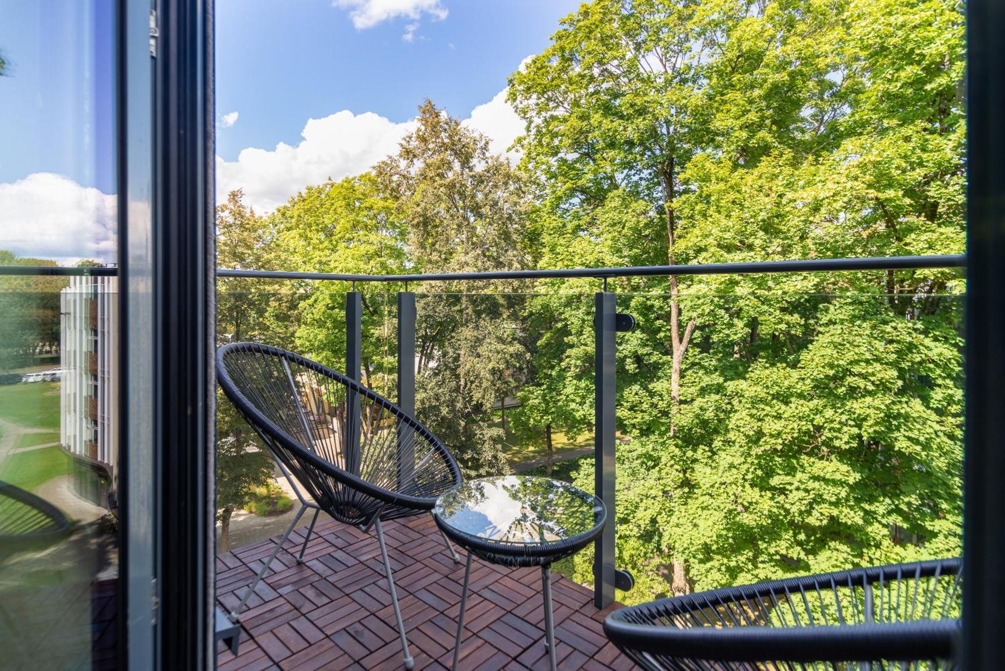 2 Bedroom Apt, 2 Garage Spots & Balconies, Self Check-In, By Cohost Druskininkai Exterior photo