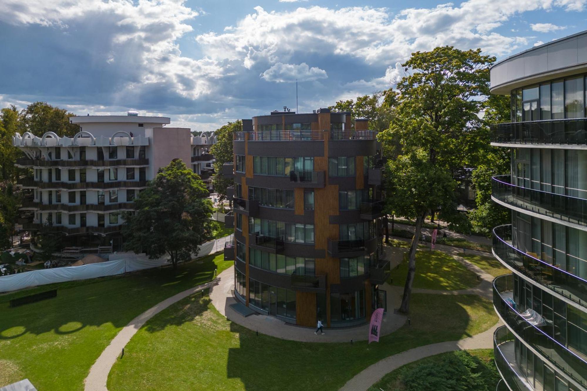 2 Bedroom Apt, 2 Garage Spots & Balconies, Self Check-In, By Cohost Druskininkai Exterior photo